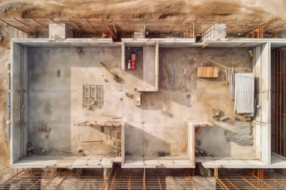 Процес розмітки фундаменту будинку