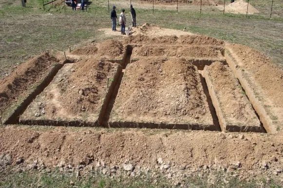 Точна розмітка фундаменту з використанням рулетки