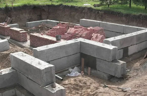 Встановлення ФБС блоків з використанням спеціального обладнання