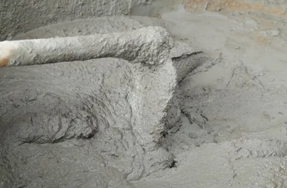 Готова бетонна плита підлоги в інтер