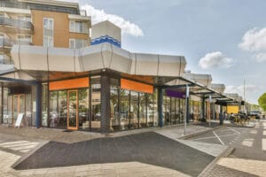 Переваги сучасних торгових центрів і точок